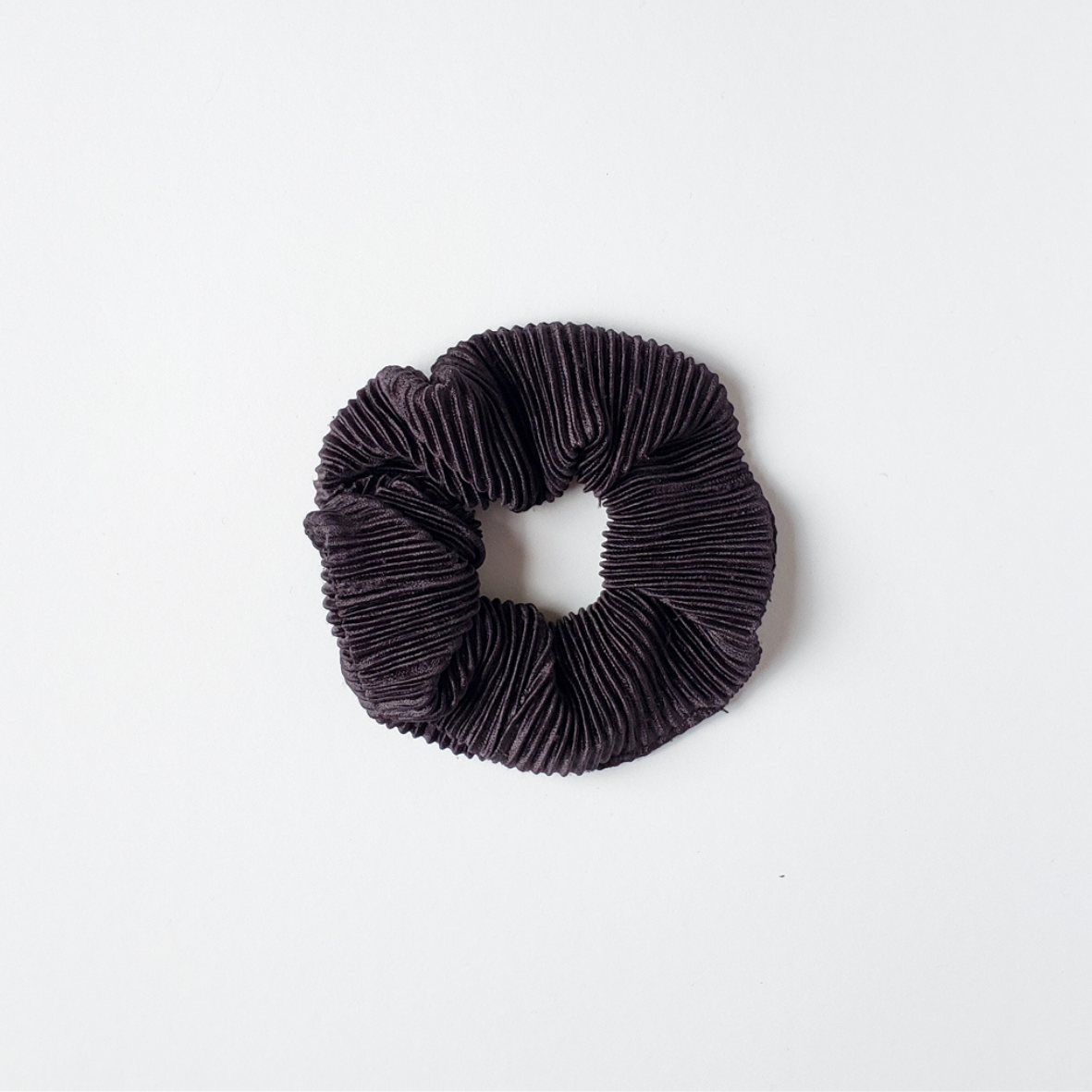 Black Carrie Scrunchy