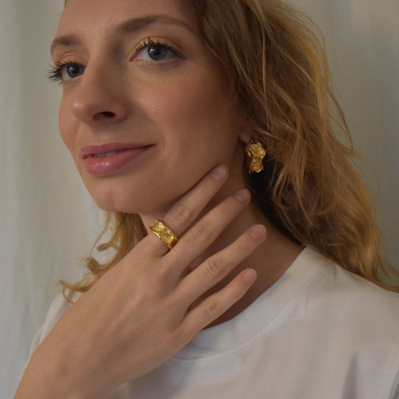 Amaila Gold Front/Back Earrings