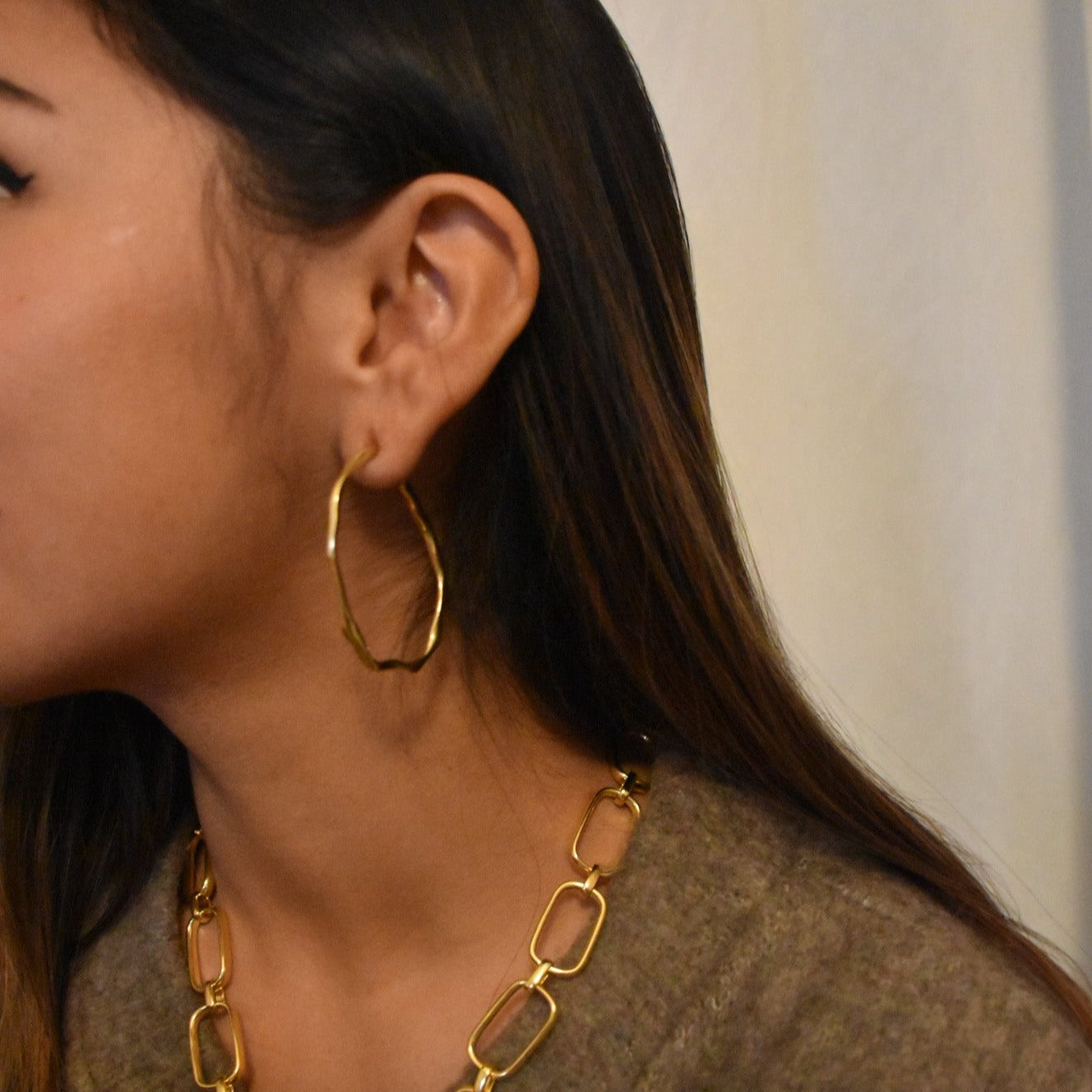 Lisa Gold Wavy Hoops